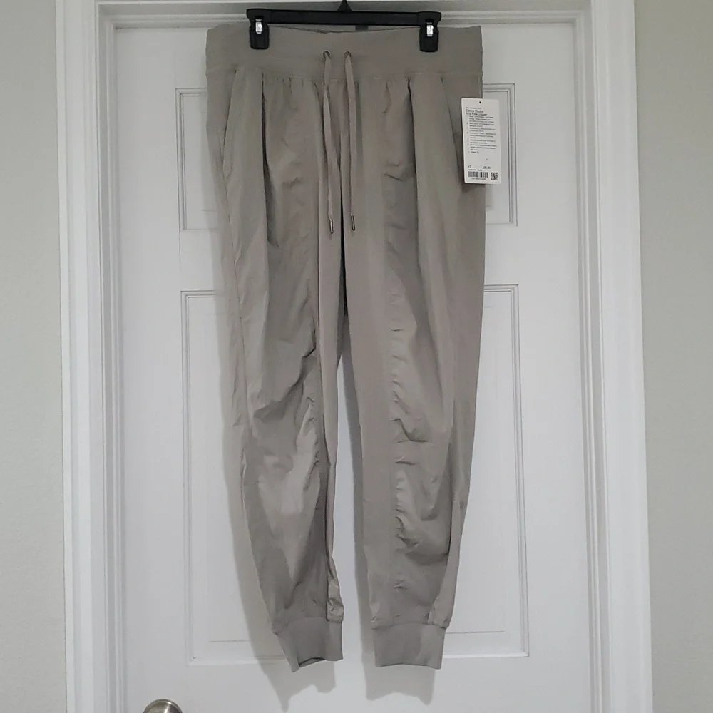 NWT Lululemon Dance Studio Mid-Rise Joggers Sz 12 Riverstone - Picture 4 of 5